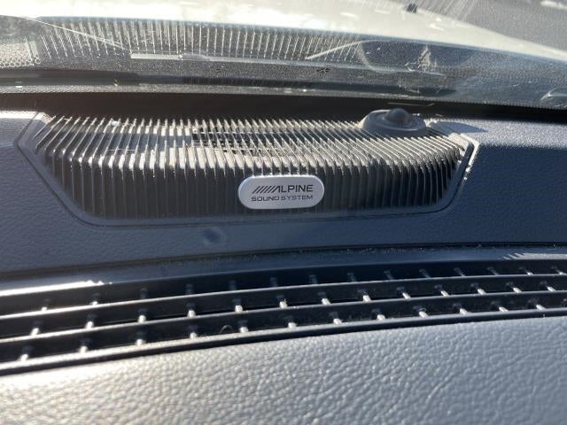 2016 RAM 1500 4WD Crew Cab 149 Laramie"