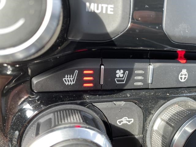 2020 RAM 1500 Laramie 4x4 Crew Cab 6'4 Box"