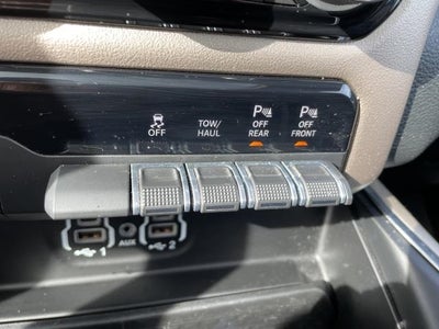 2020 RAM 1500 Laramie 4x4 Crew Cab 6'4 Box"