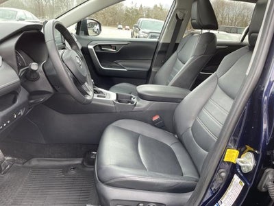 2019 Toyota RAV4 XLE Premium AWD (Natl)