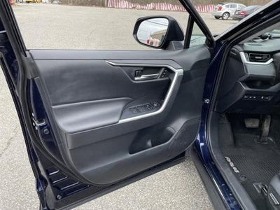 2019 Toyota RAV4 XLE Premium AWD (Natl)