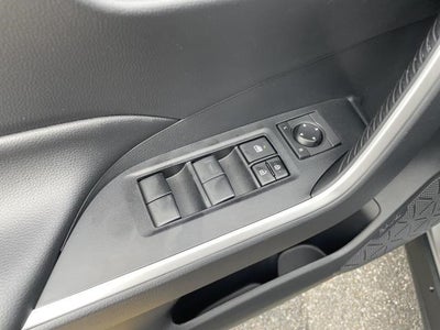 2019 Toyota RAV4 LE AWD (Natl)