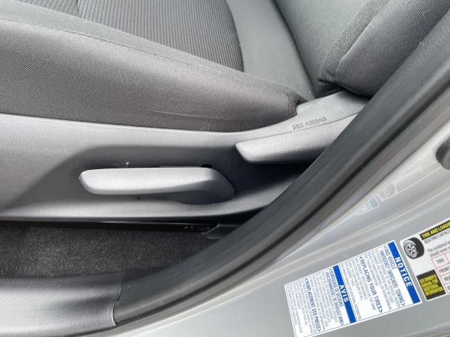 2019 Toyota RAV4 LE AWD (Natl)