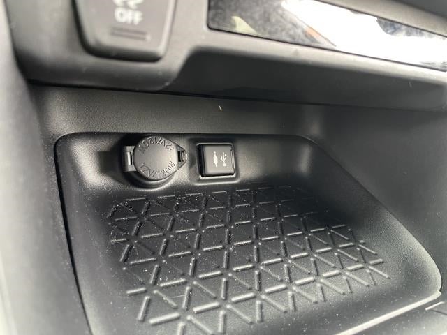 2019 Toyota RAV4 LE AWD (Natl)