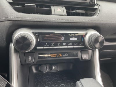 2019 Toyota RAV4 LE AWD (Natl)