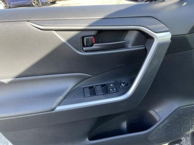 2019 Toyota RAV4 LE AWD (Natl)