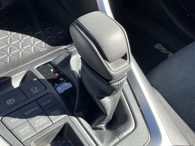 2019 Toyota RAV4 LE AWD (Natl)