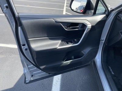 2021 Toyota RAV4 LE AWD (Natl)