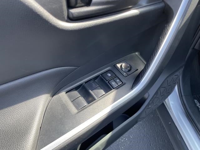 2021 Toyota RAV4 LE AWD (Natl)