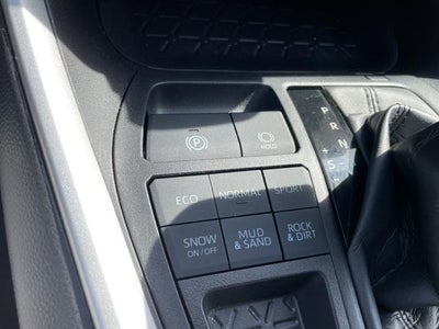 2021 Toyota RAV4 LE AWD (Natl)