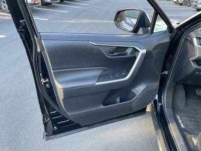 2019 Toyota RAV4 LE AWD (Natl)