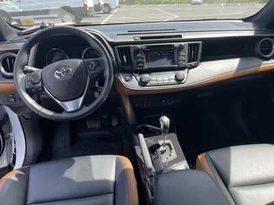 2018 Toyota RAV4 SE AWD (Natl)