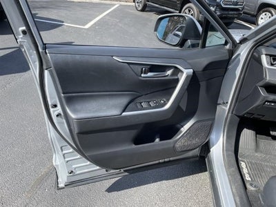 2019 Toyota RAV4 XLE AWD (Natl)