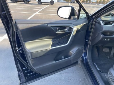 2020 Toyota RAV4 XLE AWD (Natl)