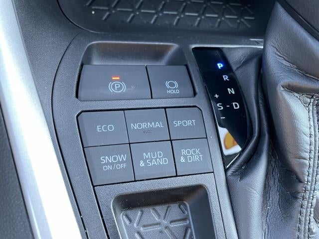 2020 Toyota RAV4 XLE AWD (Natl)