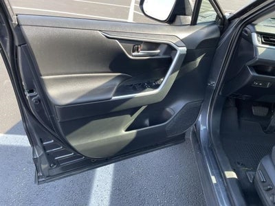 2021 Toyota RAV4 XLE AWD (Natl)