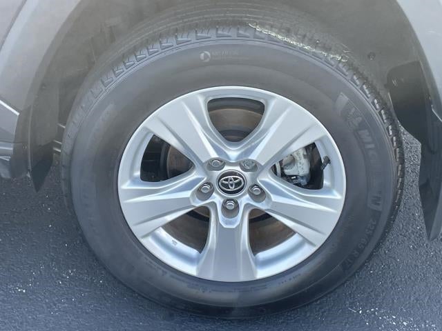 2021 Toyota RAV4 XLE AWD (Natl)