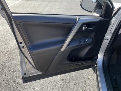 2016 Toyota RAV4 AWD 4dr XLE (Natl)