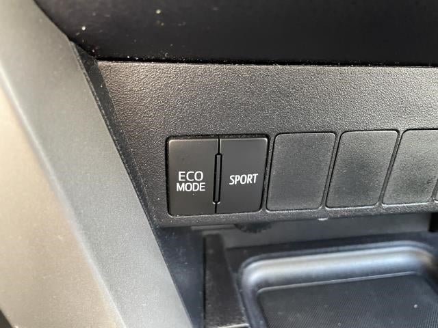 2016 Toyota RAV4 AWD 4dr XLE (Natl)