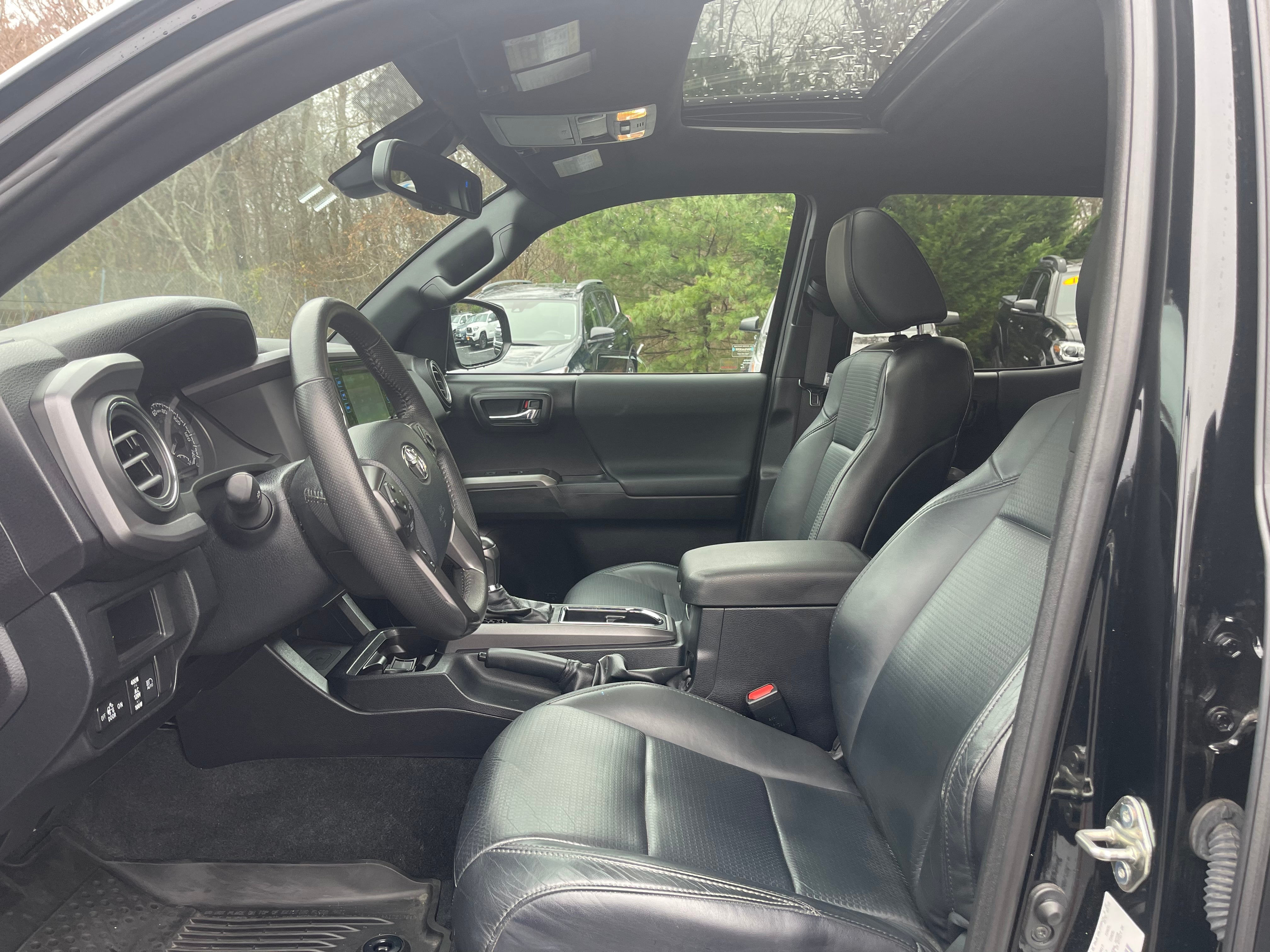 2018 Toyota Tacoma SR Double Cab 5' Bed V6 4x4 AT (Natl)