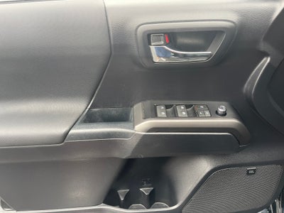 2018 Toyota Tacoma SR Double Cab 5' Bed V6 4x4 AT (Natl)