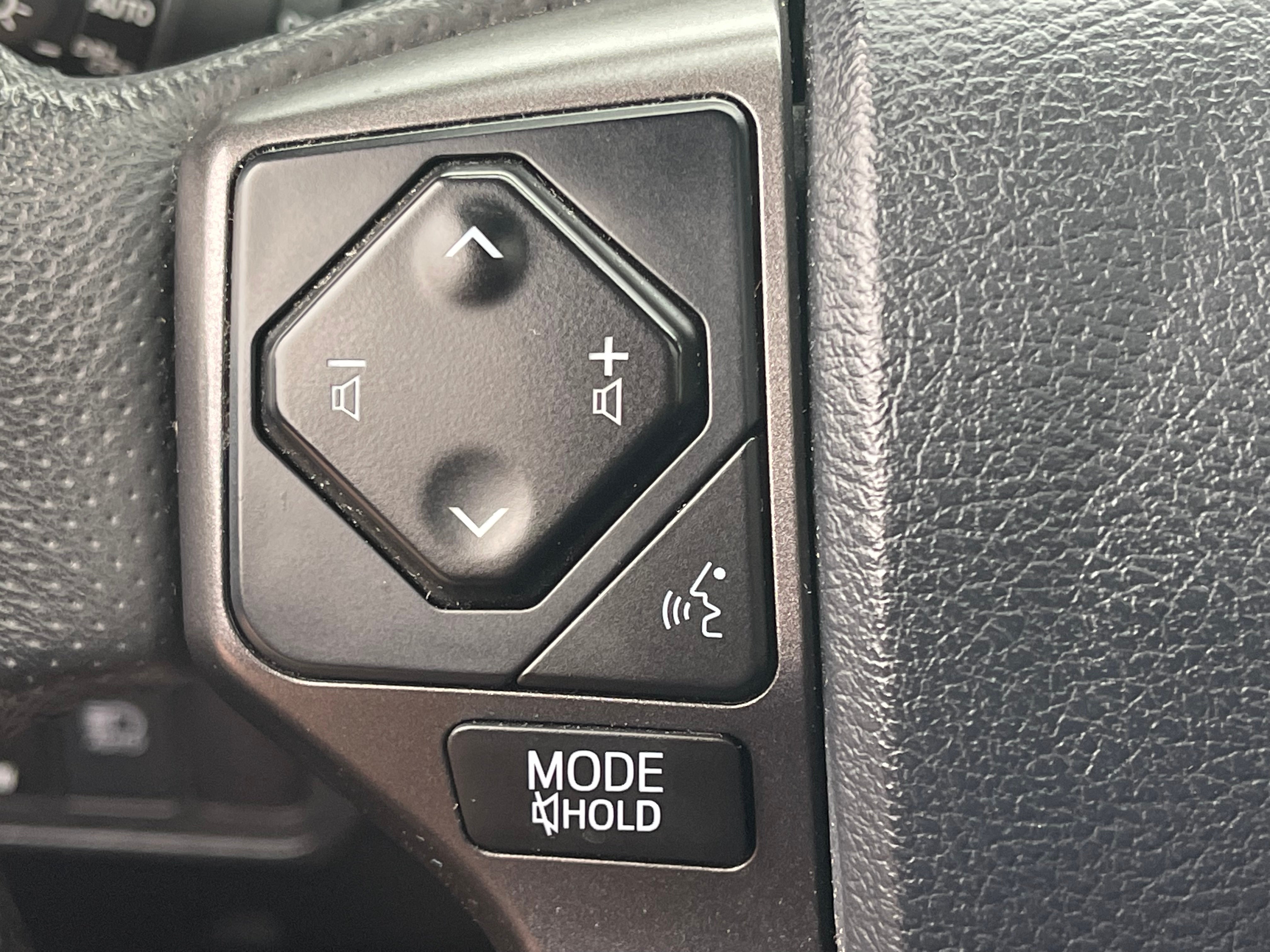 2018 Toyota Tacoma SR Double Cab 5' Bed V6 4x4 AT (Natl)