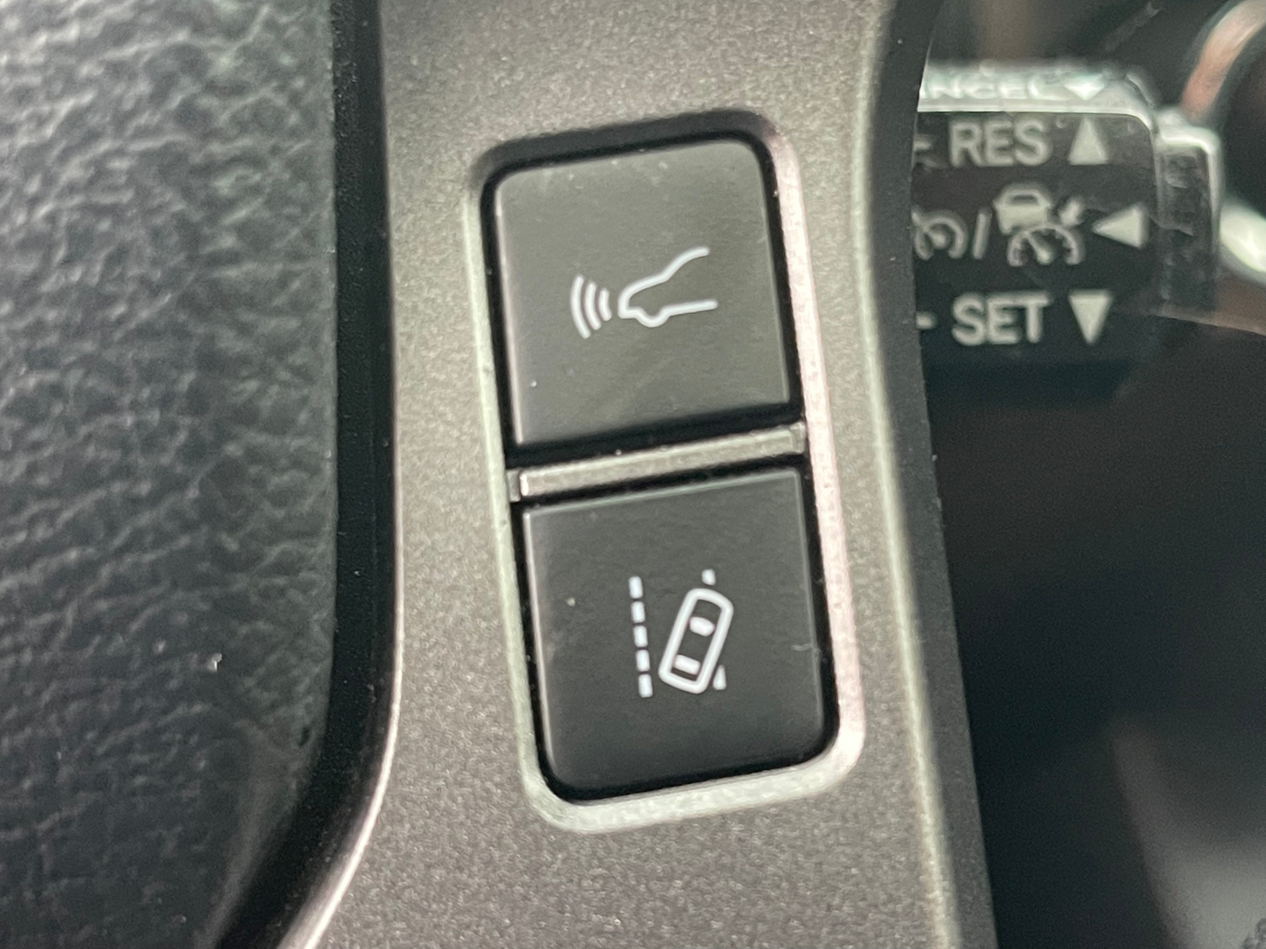 2018 Toyota Tacoma SR Double Cab 5' Bed V6 4x4 AT (Natl)