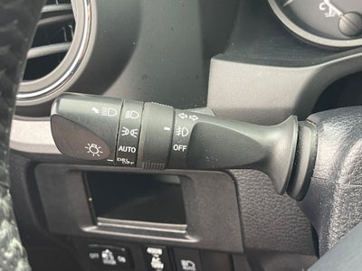 2018 Toyota Tacoma SR Double Cab 5' Bed V6 4x4 AT (Natl)