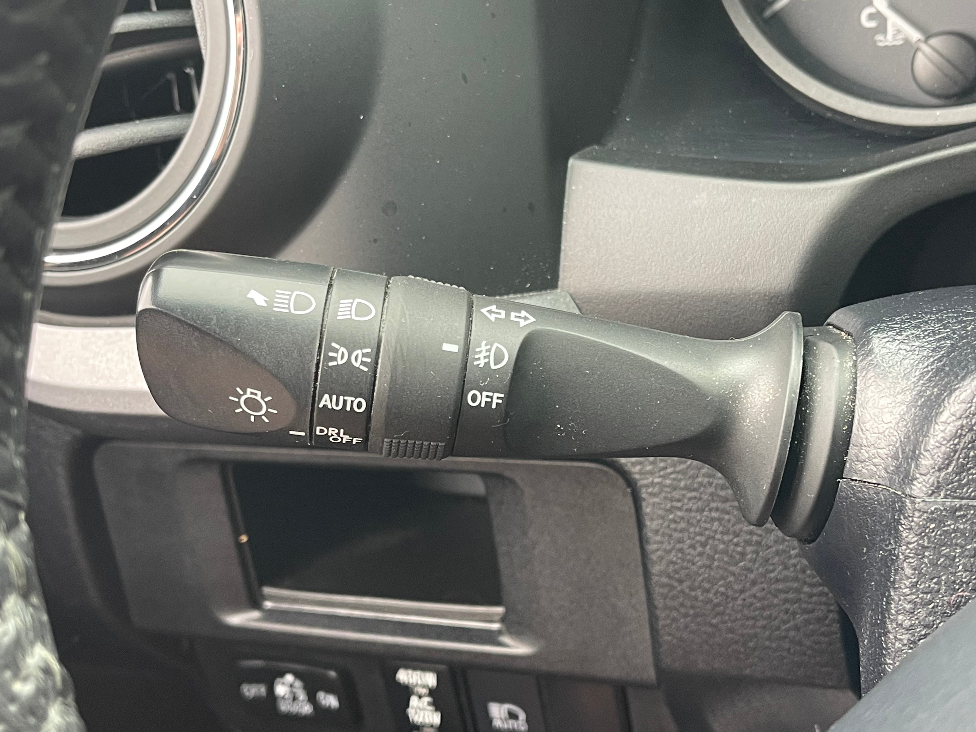 2018 Toyota Tacoma SR Double Cab 5' Bed V6 4x4 AT (Natl)