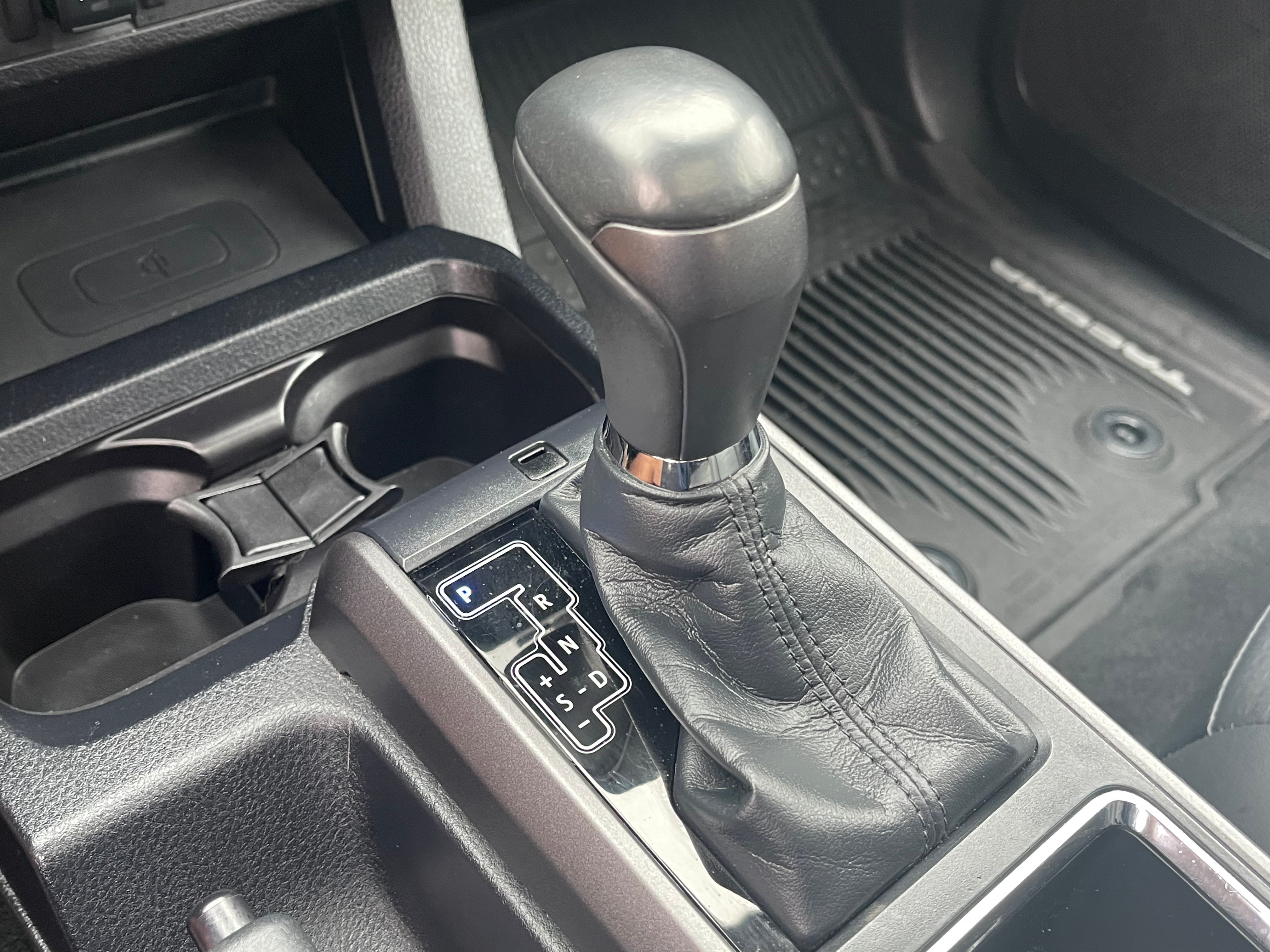 2018 Toyota Tacoma SR Double Cab 5' Bed V6 4x4 AT (Natl)