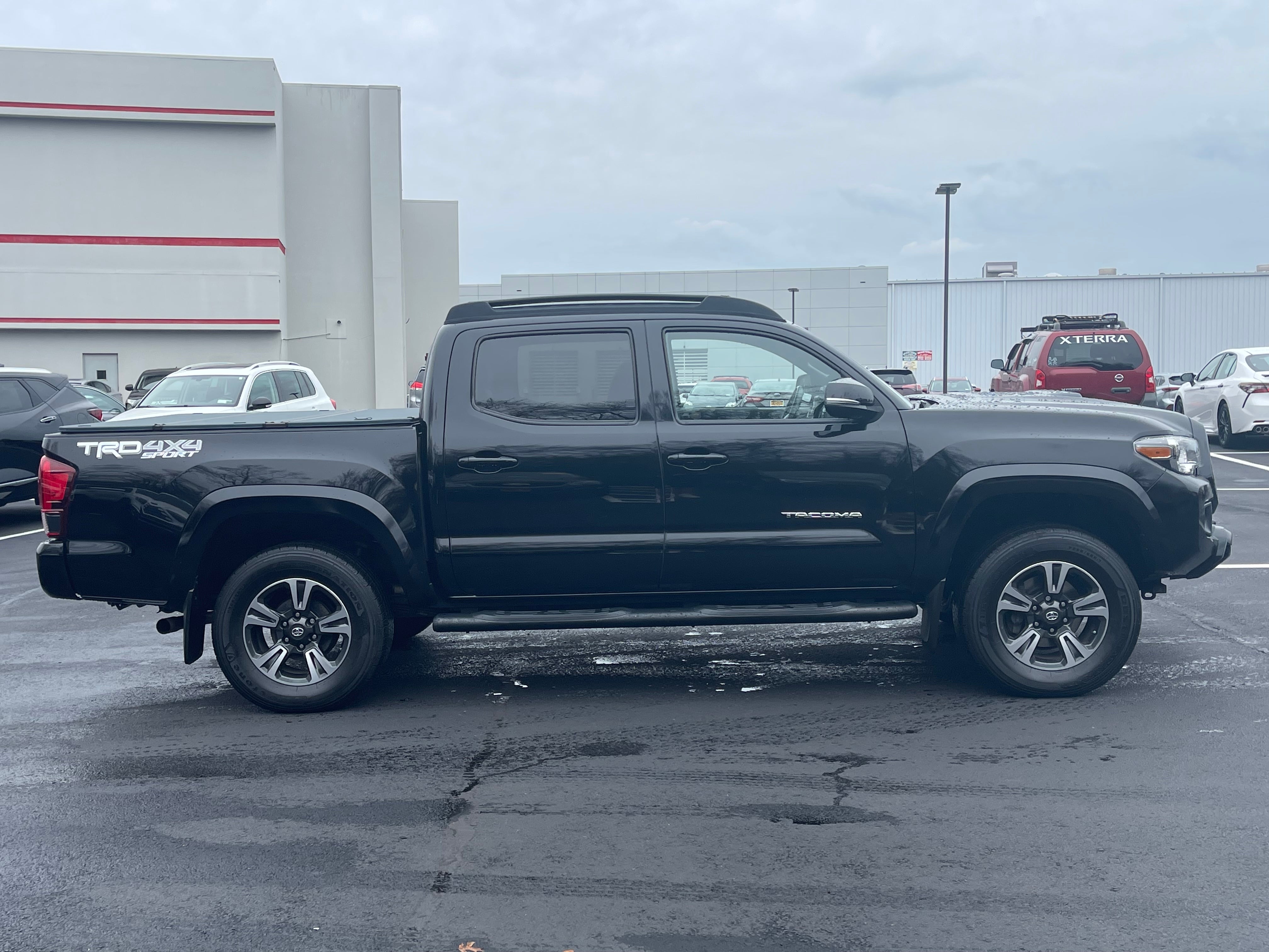 2018 Toyota Tacoma SR Double Cab 5' Bed V6 4x4 AT (Natl)