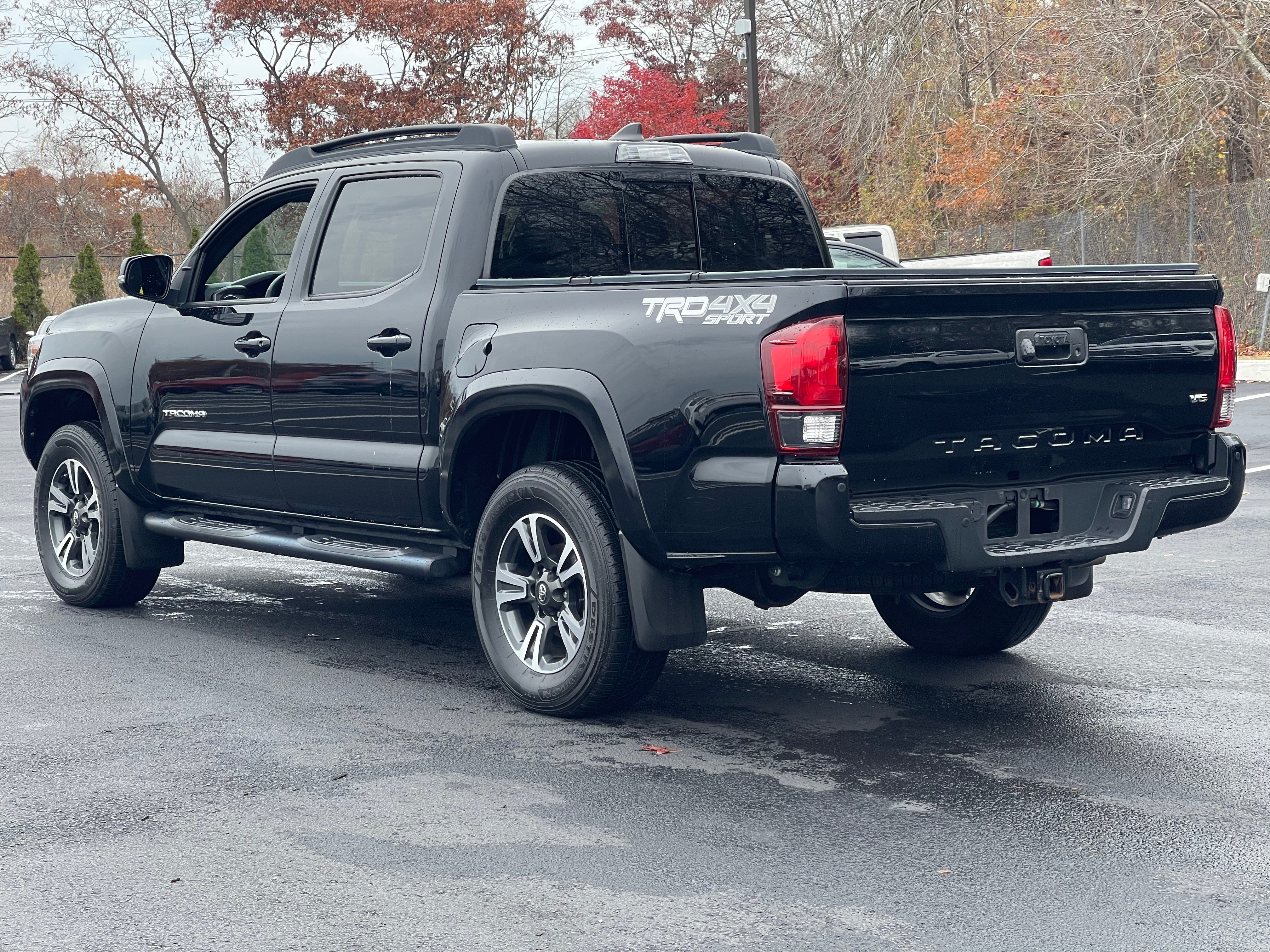 2018 Toyota Tacoma SR Double Cab 5' Bed V6 4x4 AT (Natl)