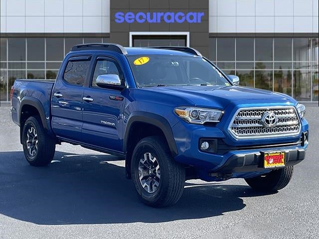 2017 Toyota Tacoma TRD Off Road Double Cab 5' Bed V6 4x4 MT (Natl)