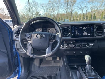 2017 Toyota Tacoma TRD Off Road Double Cab 5' Bed V6 4x4 MT (Natl)