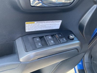 2017 Toyota Tacoma TRD Off Road Double Cab 5' Bed V6 4x4 MT (Natl)