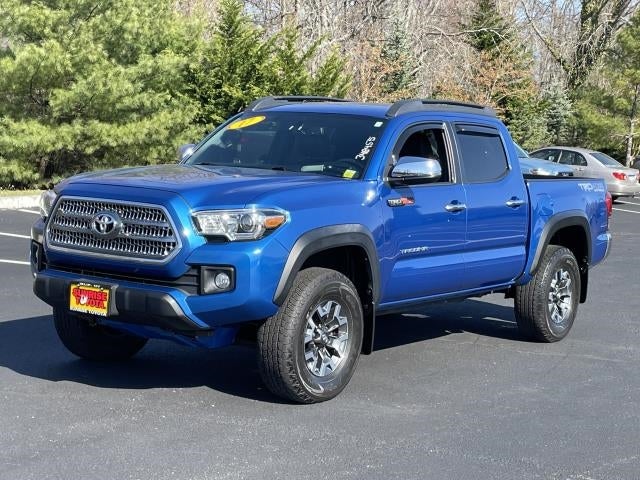 2017 Toyota Tacoma TRD Off Road Double Cab 5' Bed V6 4x4 MT (Natl)