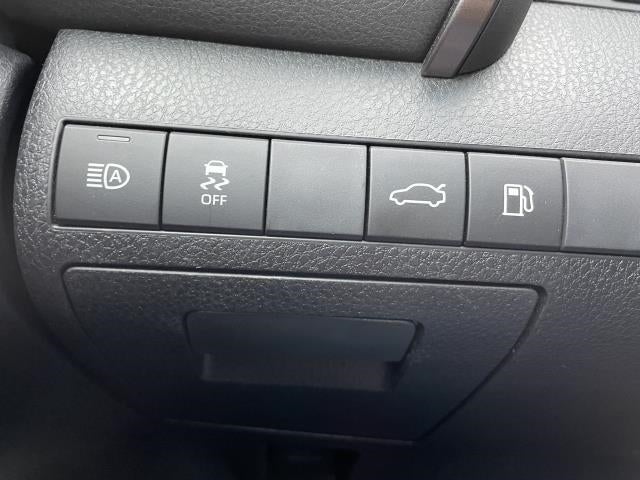 2018 Toyota Camry SE Auto (Natl)