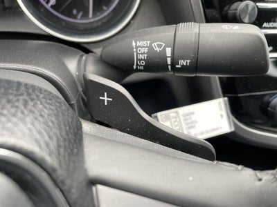 2019 Toyota Camry SE Auto (Natl)