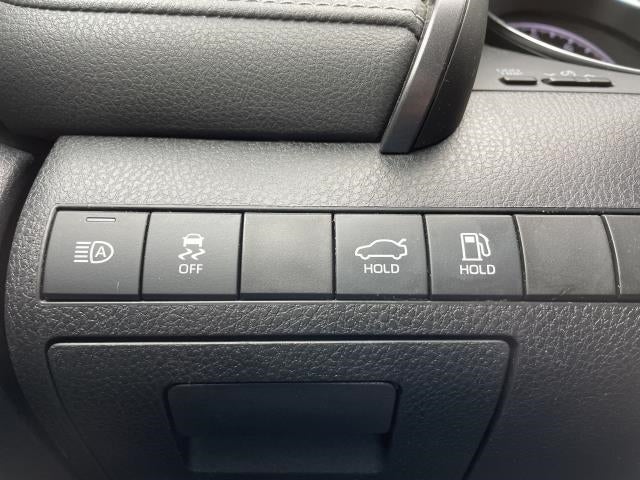 2019 Toyota Camry SE Auto (Natl)