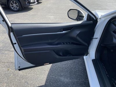 2019 Toyota Camry SE Auto (Natl)