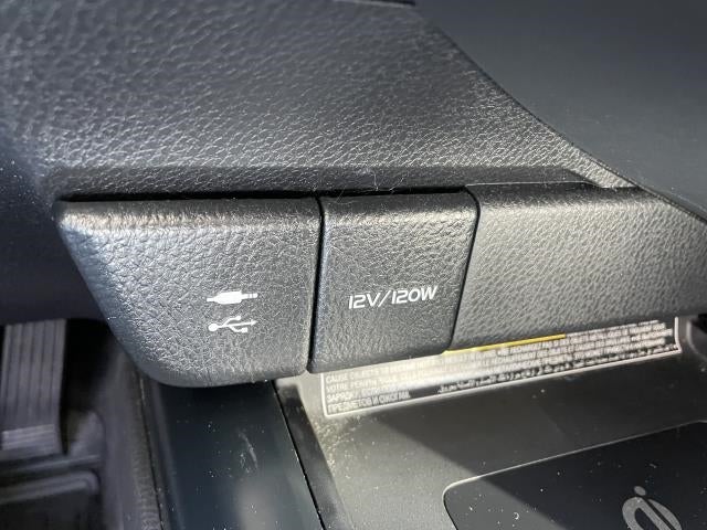 2019 Toyota Camry SE Auto (Natl)