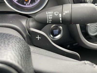 2019 Toyota Camry SE Auto (Natl)