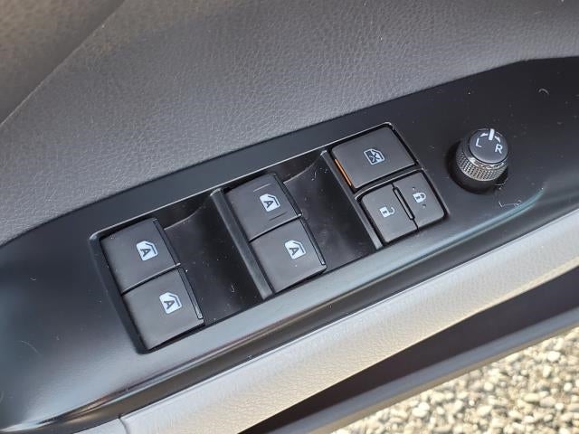 2019 Toyota Camry LE Auto (Natl)