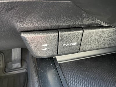 2019 Toyota Camry LE Auto (Natl)