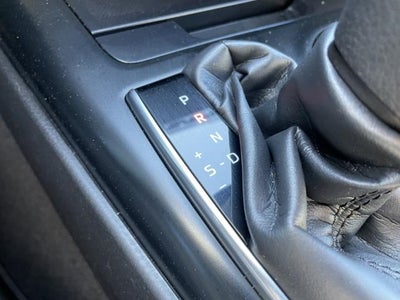 2019 Toyota Camry LE Auto (Natl)