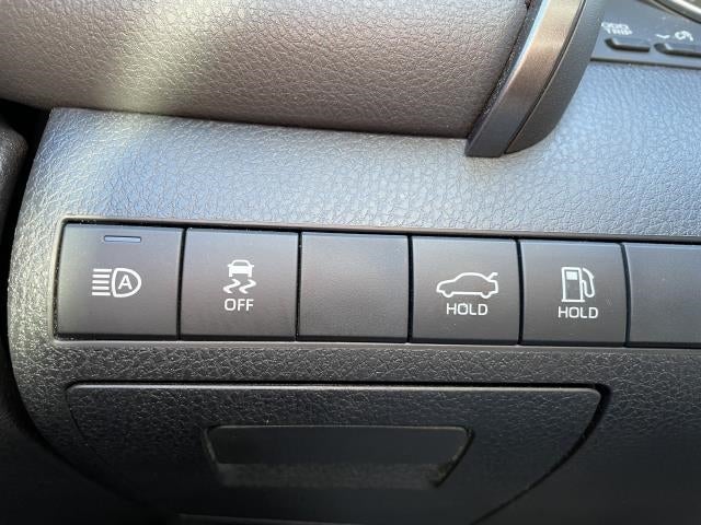 2019 Toyota Camry LE Auto (Natl)