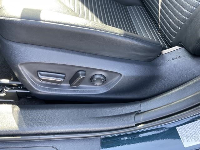 2019 Toyota Camry SE Auto (Natl)