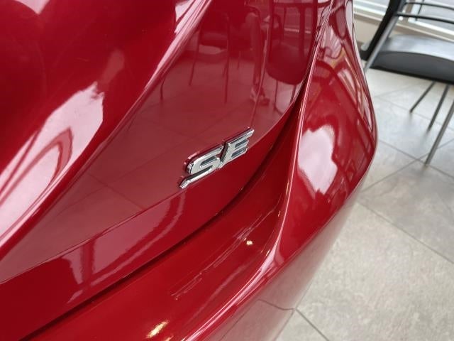 2019 Toyota Camry SE Auto (Natl)