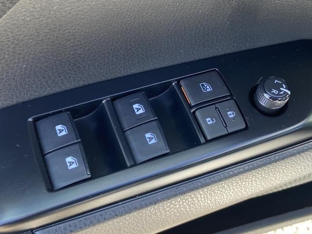 2019 Toyota Camry SE Auto (Natl)