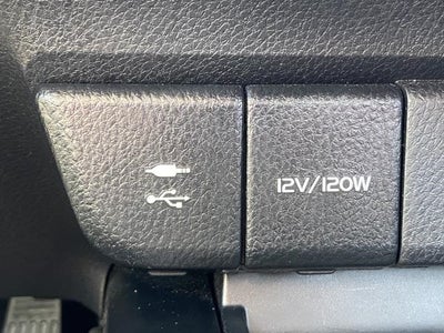 2019 Toyota Camry SE Auto (Natl)